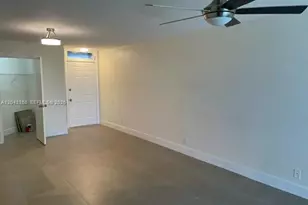 215 Lake Pointe Dr, Oakland Park, FL 33309 - Photo 7
