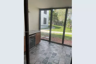 215 Lake Pointe Dr #109, Oakland Park, FL 33309 - Photo 15