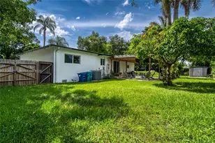 13501 NE Miami Ct, Miami, FL 33161 - Photo 45