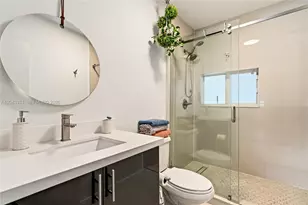 13501 NE Miami Ct, Miami, FL 33161 - Photo 23