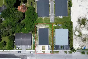13720 NE 2nd Ct, North Miami, FL 33161 - Photo 3