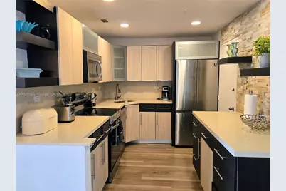 5601 Collins Ave #520, Miami Beach, FL 33140 - Photo 5