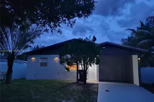 96 Caroline Dr, West Palm Beach, FL 33415 - Photo 3