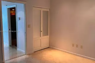 5025 Collins Ave, Miami Beach, FL 33140 - Photo 7