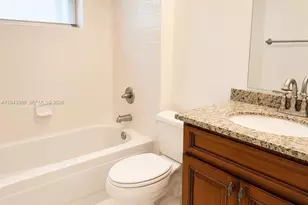 690 SE 22nd Ln, Homestead, FL 33033 - Photo 11