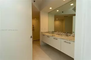 500 Brickell Ave, Miami, FL 33131 - Photo 19