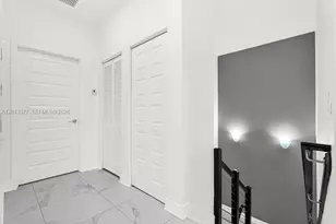 10533 NW 81st St, Doral, FL 33178 - Photo 17