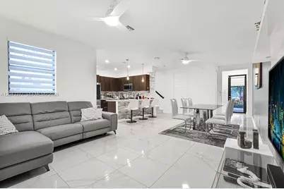 10533 NW 81st St, Doral, FL 33178 - Photo 5