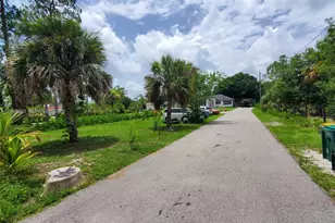 2830 NE 4th Ave, Naples, FL 34120 - Photo 1