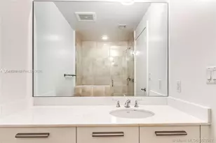 1060 Brickell Ave, Miami, FL 33131 - Photo 17