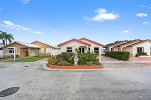 910 SW 140th Ave, Miami, FL 33184 - Photo 3