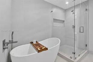 3330 NE 190th St, Aventura, FL 33180 - Photo 39