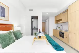 11 NE 6th St, Miami, FL 33132 - Photo 5