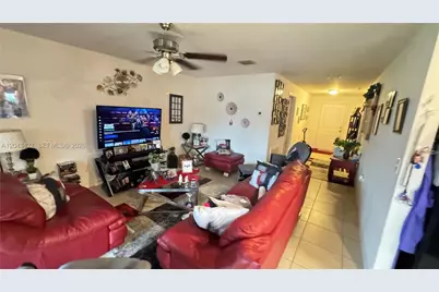 1012 Wynnmere Walk Ave, Other City - In The State Of Florida, FL 33570 - Photo 3