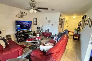 1012 Wynnmere Walk Ave, Other City - In The State Of Florida, FL 33570 - Photo 3