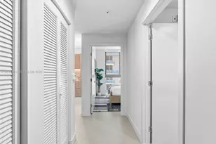 11 NE 6th St, Miami, FL 33132 - Photo 13