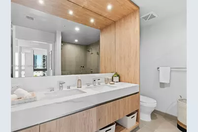 11 NE 6th St #1509, Miami, FL 33132 - Photo 11