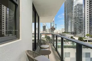 11 NE 6th St, Miami, FL 33132 - Photo 17