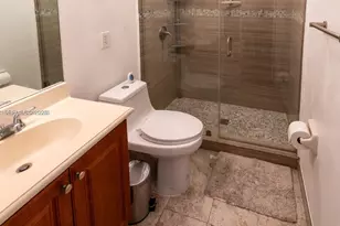 11002 NW 83rd St, Doral, FL 33178 - Photo 5