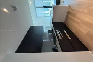 20 NE 11th St, Miami, FL 33132 - Photo 5