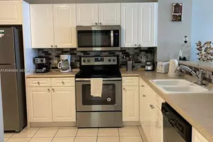 17050 N Bay Rd, Sunny Isles Beach, FL 33160 - Photo 9