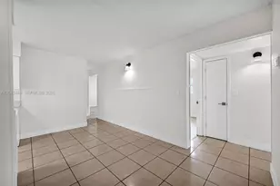 861 SW 74th Terrace, North Lauderdale, FL 33068 - Photo 9