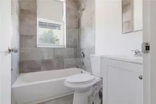 402 NW 12th Ave, Miami, FL 33128 - Photo 9