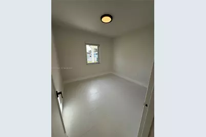 951 E 32nd St, Hialeah, FL 33013 - Photo 15