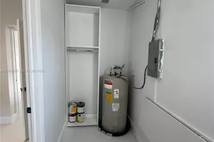 951 E 32nd St, Hialeah, FL 33013 - Photo 5