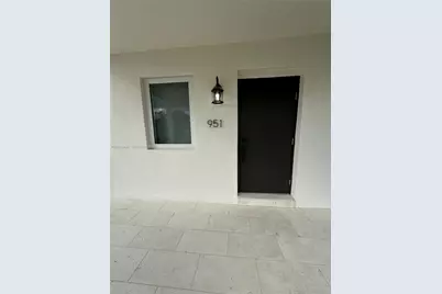 951 E 32nd St, Hialeah, FL 33013 - Photo 17