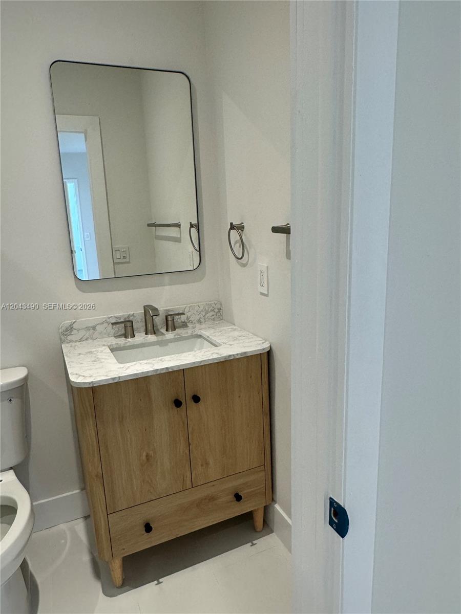 951 E 32nd St - 951 E 32nd St, Hialeah, FL 33013 Luxury Property | Jose Angel Pina