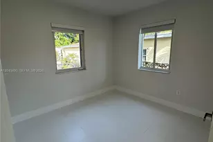 951 E 32nd St, Hialeah, FL 33013 - Photo 13