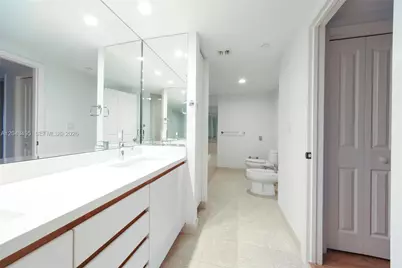 2127 Brickell Ave #2504, Miami, FL 33129 - Photo 17