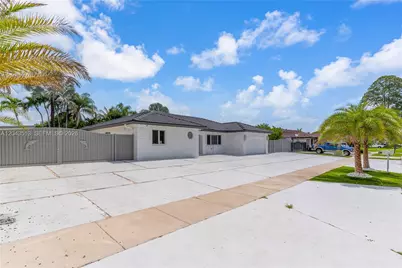 13261 SW 204th St, Miami, FL 33177 - Photo 3