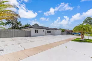 13261 SW 204th St, Miami, FL 33177 - Photo 3