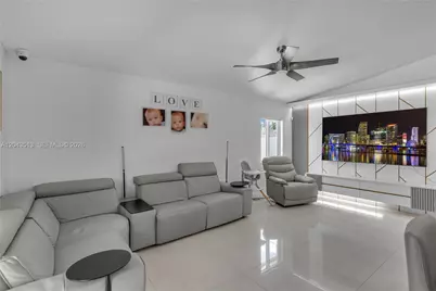 13261 SW 204th St, Miami, FL 33177 - Photo 11