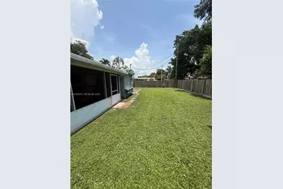 1232 SW 1st Ave, Pompano Beach, FL 33060 - Photo 11