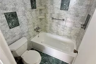 1351 NE Miami Gardens Dr, Miami, FL 33179 - Photo 13