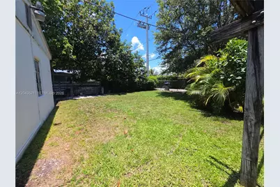 1215 NE 182nd St, North Miami Beach, FL 33162 - Photo 17
