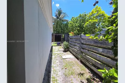 1215 NE 182nd St, North Miami Beach, FL 33162 - Photo 19