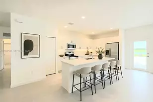2423 SE 30th St, Homestead, FL 33035 - Photo 5