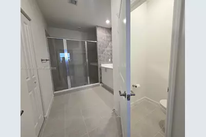 2423 SE 30th St, Homestead, FL 33035 - Photo 17