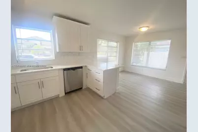 1005 NE 2nd St, Hallandale Beach, FL 33009 - Photo 13