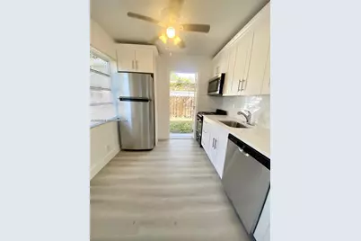 1005 NE 2nd St, Hallandale Beach, FL 33009 - Photo 59