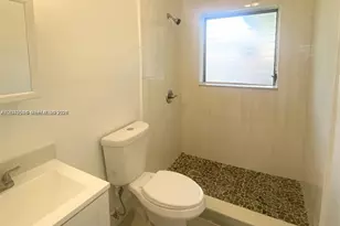 1005 NE 2nd St, Hallandale Beach, FL 33009 - Photo 23