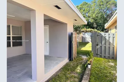 1005 NE 2nd St, Hallandale Beach, FL 33009 - Photo 35