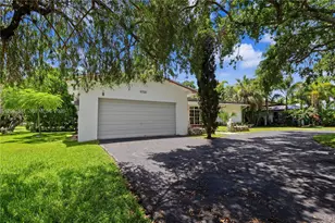 9720 Palmetto Club Ln W, Miami, FL 33157 - Photo 27