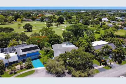 9720 Palmetto Club Ln W, Miami, FL 33157 - Photo 29