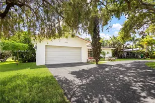 9720 Palmetto Club Ln W, Miami, FL 33157 - Photo 25