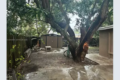261 NW 49th St #C, Miami, FL 33127 - Photo 35